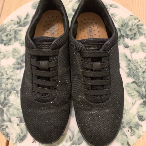 Geox Nebula Sneakers like new Black - Picture 2 of 9
